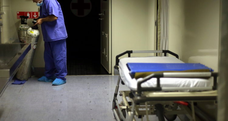 Colegio Médico de Valparaíso califica de “catástrofe sanitaria” listas de espera en salud pública