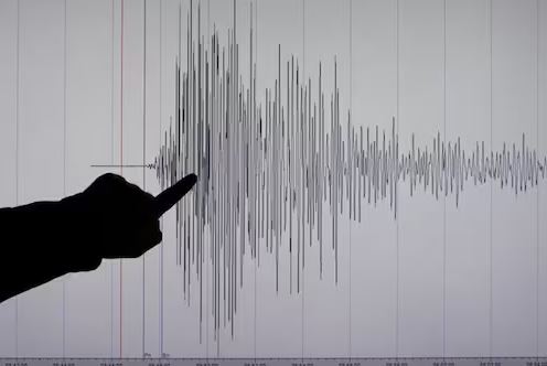 Temblor magnitud 5,0 se sintió en tres regiones del norte de Chile