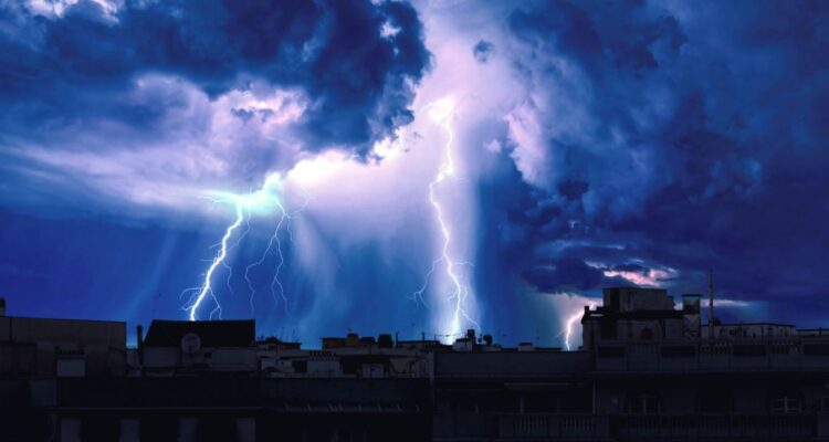 Pronostican tormentas eléctricas para este viernes en cinco regiones de la zona centro sur del país
