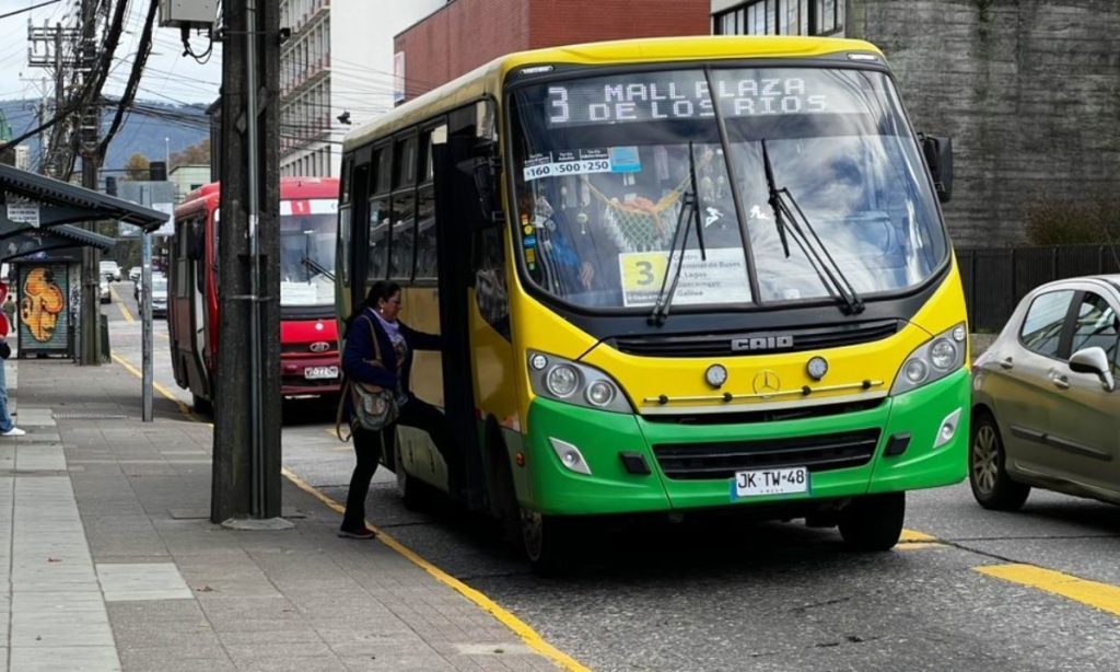 Gobierno explica motivo tras nueva alza en precio del pasaje de microbuses en Valdivia