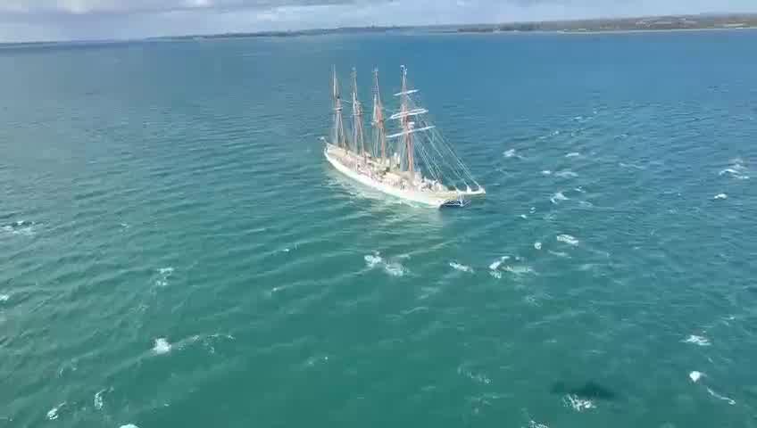 Canal de Chacao: Armada escolta buque español en el que navega la princesa Leonor