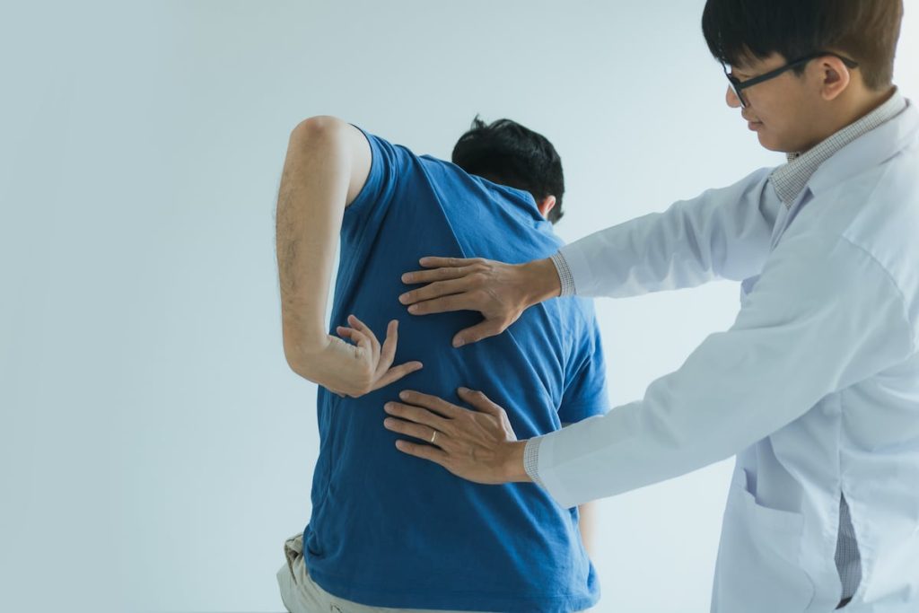 Solo el 10% de los tratamientos no invasivos para aliviar el dolor de espalda son efectivos | Salud y bienestar