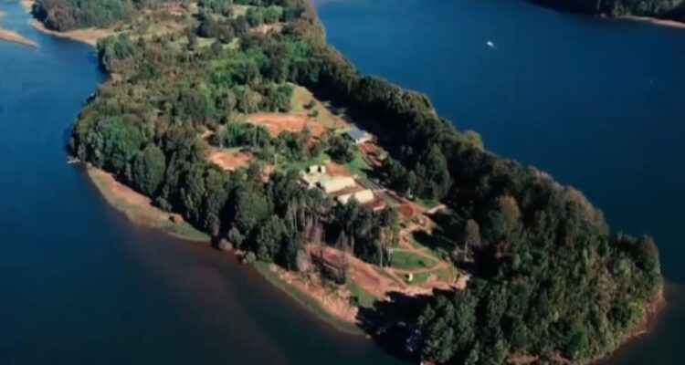 Conservación y uso histórico: detalles del proyecto que venderá territorios de isla a 7 km de Valdivia