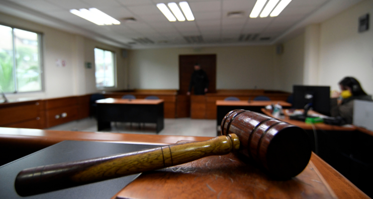 Reagendan preparación de juicio oral de juez acusado de grabar a mujeres en gimnasio de Concón