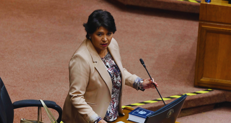 Por nueva cárcel: Provoste acusa a Matthei de querer llevar a "delincuentes más peligrosos" a Atacama