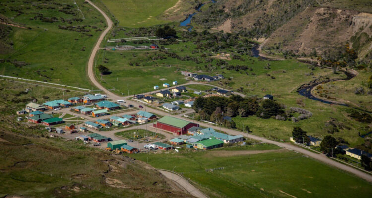 Poco espacio, turismo y bienestar: Alcalde quiere mover su pueblo 100 kilómetros en Tierra del Fuego