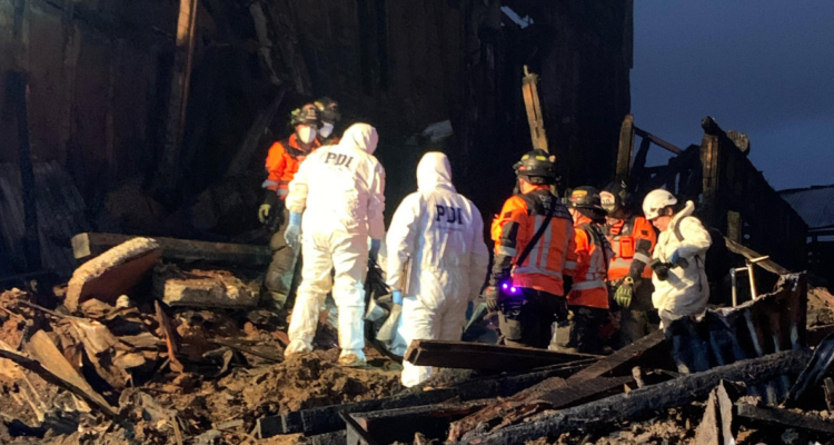 Encuentran cuerpo en vivienda afectada por incendio en Valparaíso: habían 3 desaparecidos