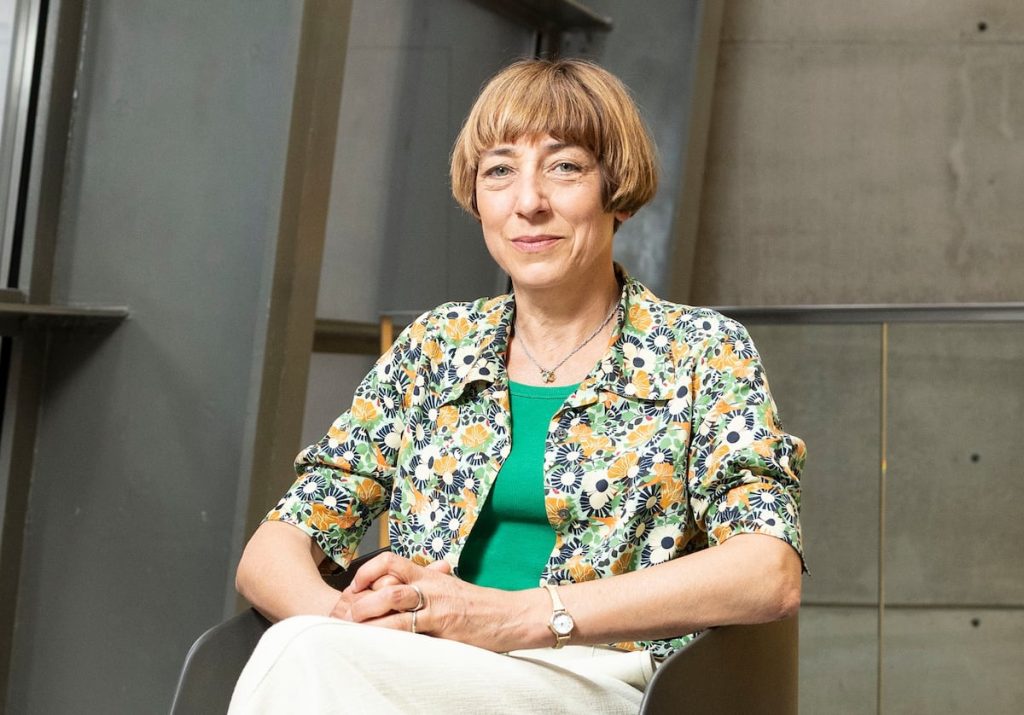 Anna Gilmore, investigadora en salud pública: “Solo cuatro productos causan al menos un tercio de todas las muertes”