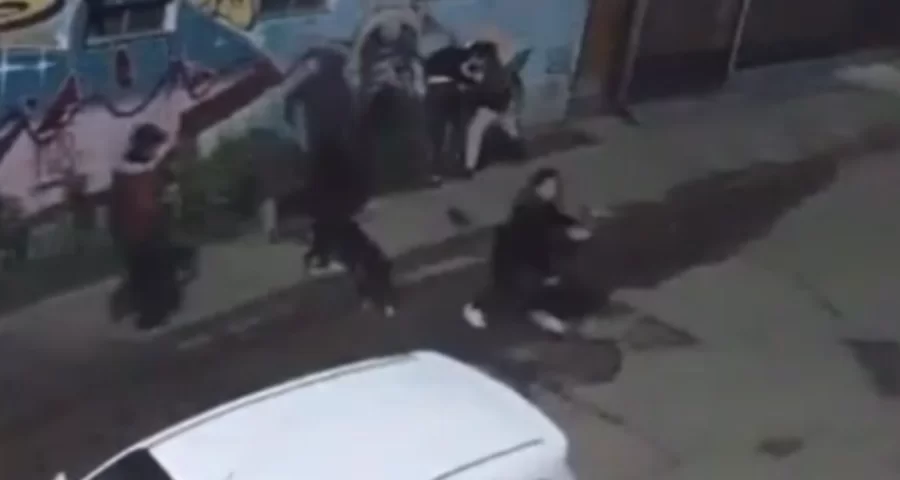 Pareja sufre violento asalto mientras caminaba por Maipú