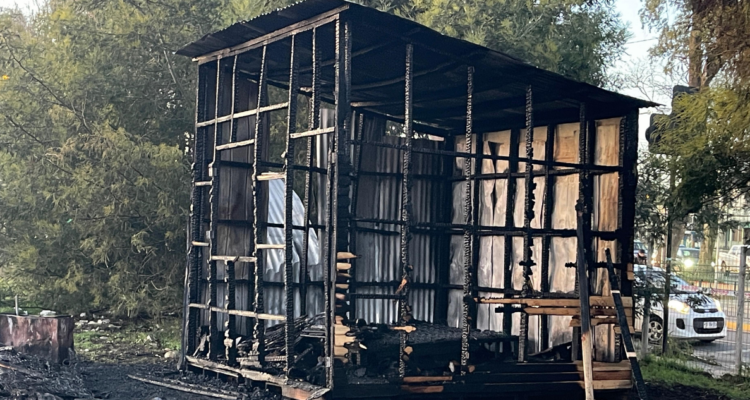 Tres muertos deja incendio de mediagua en Angol: víctimas serían personas en situación de calle