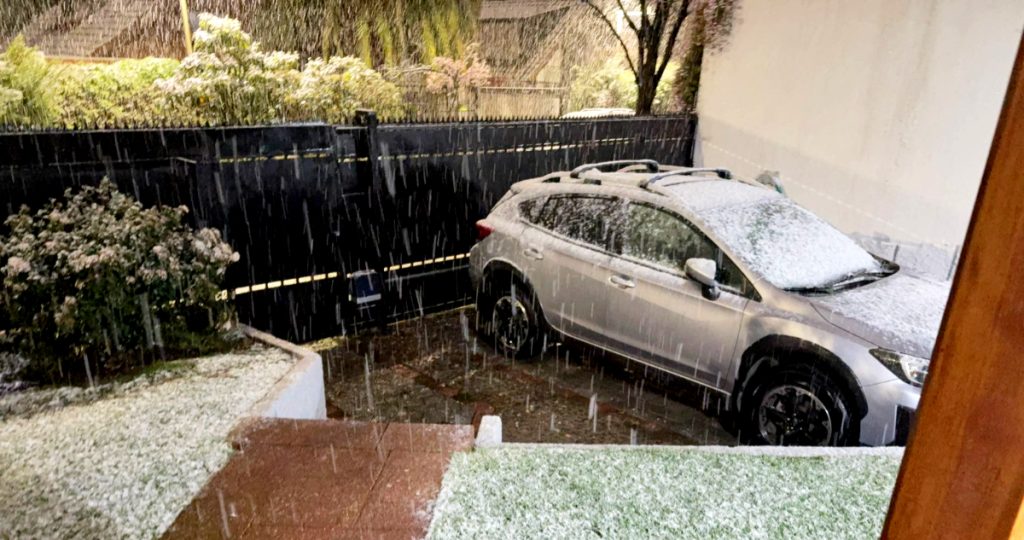 Senapred por sistema frontal en centro-sur del país: miles de clientes sin luz, anegamientos y nieve