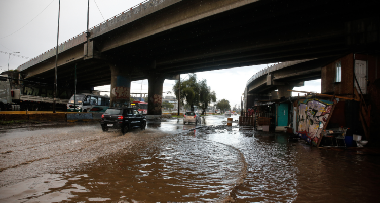 Suspenden clases en colegios de Antofagasta, Coquimbo, Valparaíso, Maule y Bío Bío por sistema frontal