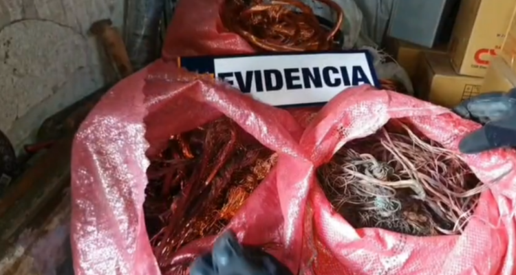 Hallan cerca de una tonelada de cables de cobre robados tras fiscalización en domicilio de Antofagasta