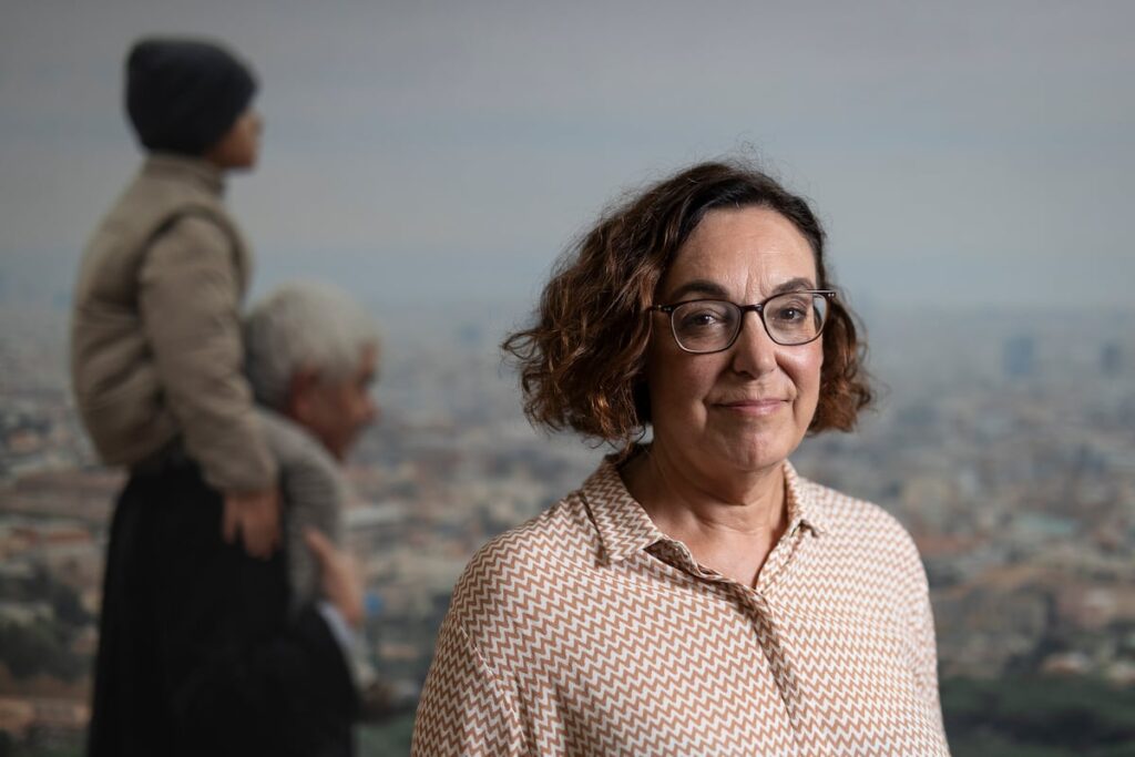 Cristina Maragall: “A la Administración pública le ha ido muy bien que las mujeres se hicieran cargo de los enfermos de alzhéimer”