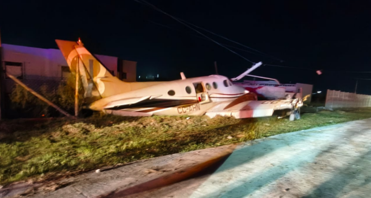 Aeronave cae dentro de condominio en Región de O’Higgins: hay 4 lesionados