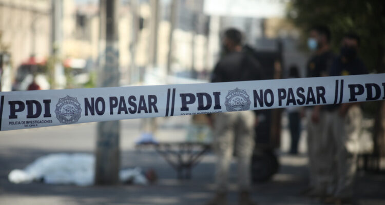 Mujer es asesinada de un disparo en la cabeza frente a su hijo en Coquimbo