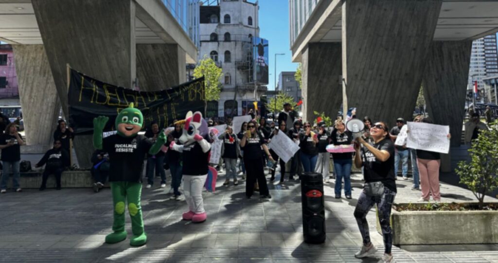 Vecinos del proyecto Rucalhue cumplen 15 días de protesta y acusan retrasos del Serviu Bío Bío