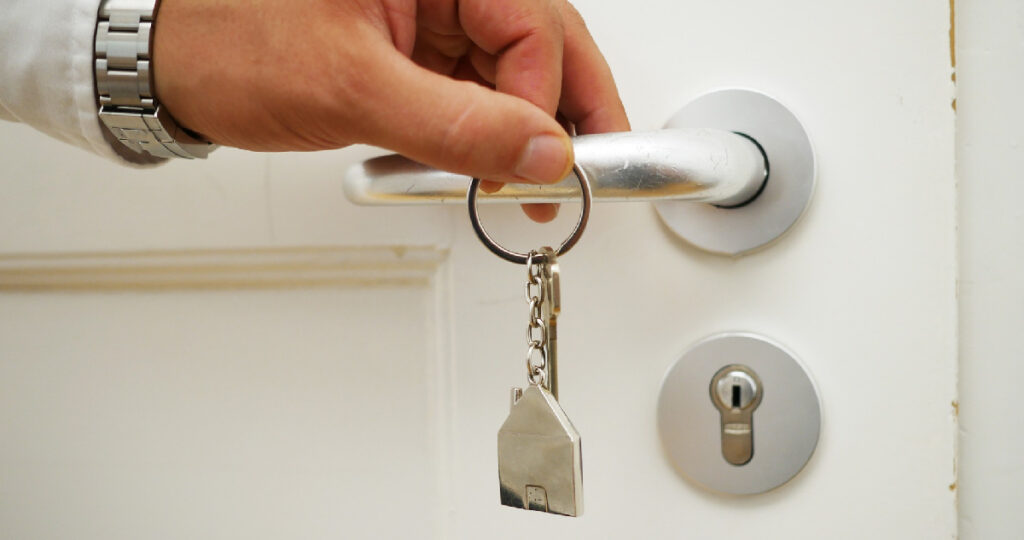 En el marco del "Arriendo a Precio Justo": Familias visitan complejo de 15 departamentos en Concepción