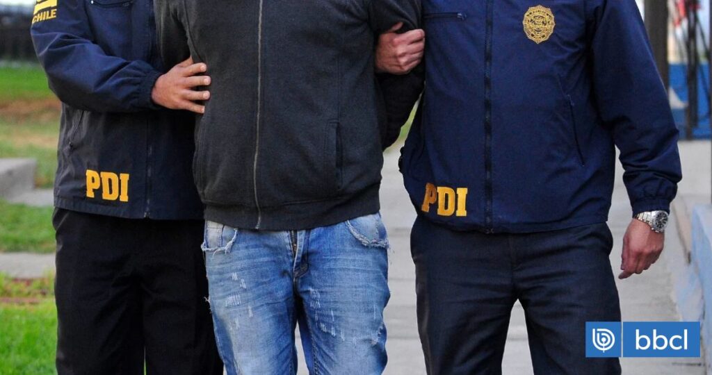 Hombre de 60 años es asesinado a puñaladas en Curicó y presunto autor se entrega en cuartel policial