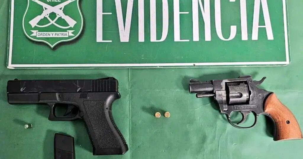 Detienen a dos menores tras denuncia por disparos al interior de un campamento de Antofagasta