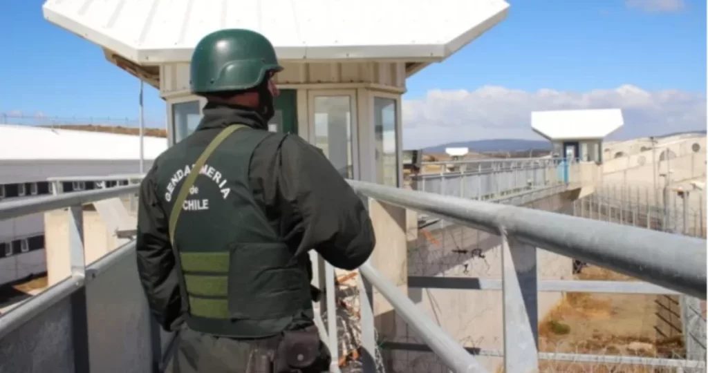 Gremios de Gendarmería en Magallanes en "alerta roja" por reforma anunciada a la institución