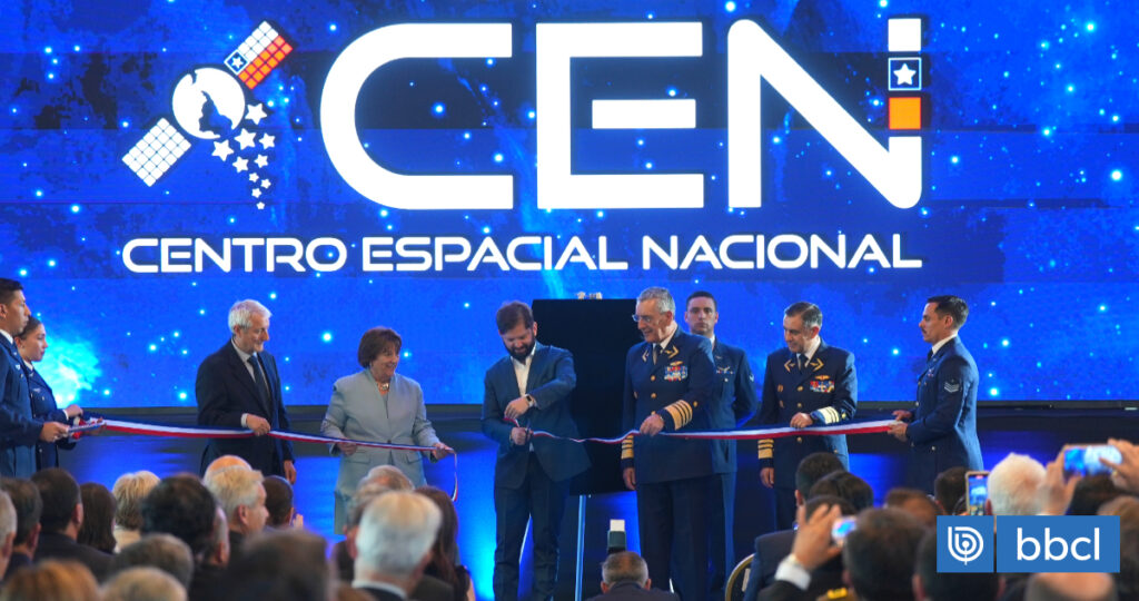 Presidente Boric inaugura el Centro Espacial Nacional donde se pretenden construir 9 satélites | Nacional