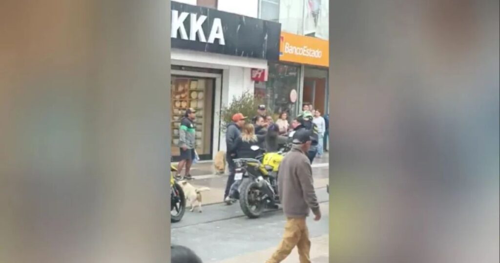 Inspectores municipales fueron agredidos durante operativo en el centro de Coquimbo: hay 3 detenidos