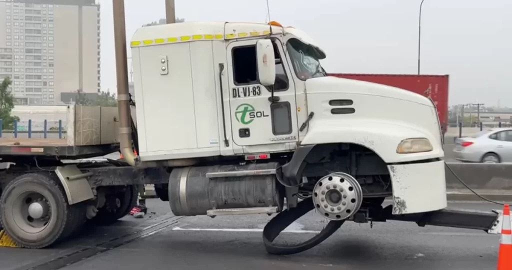 Delincuentes roban camión en San Antonio y persecución terminó cruzando O’Higgins y la RM