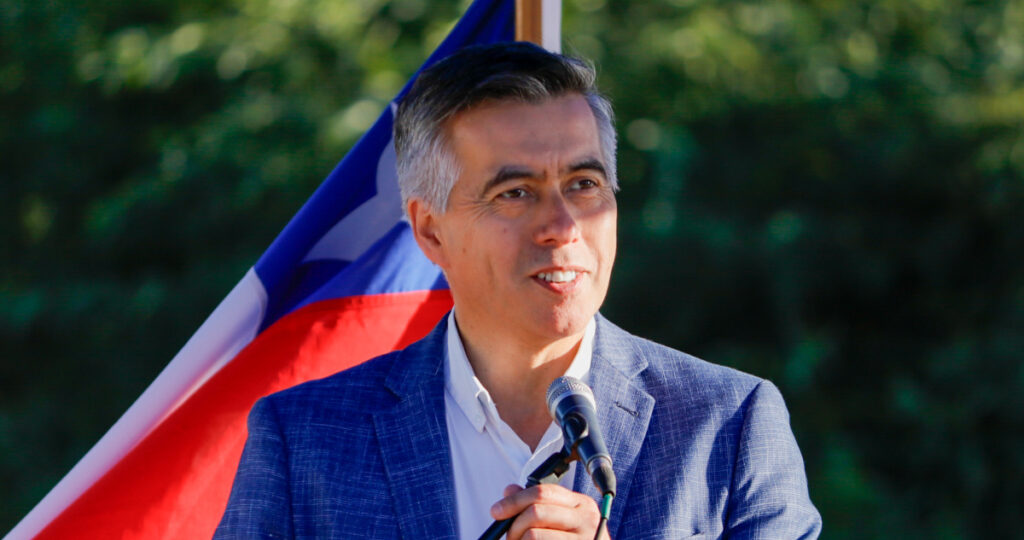 Inhabilitan por 5 años a exalcalde de Panguipulli: contrató a su pareja e hija y pagó a concejal