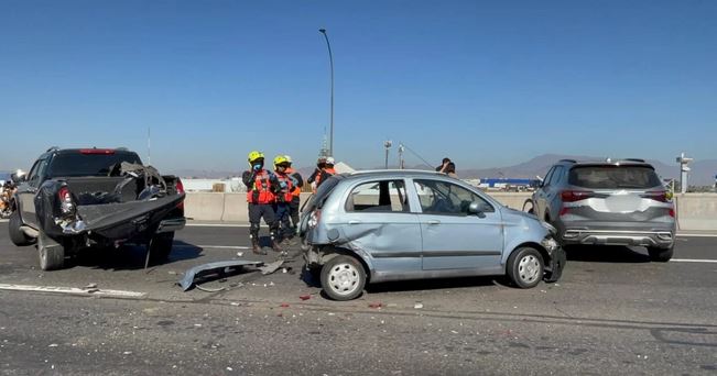Colisión múltiple en Lo Espejo: accidente en eje General Velásquez deja al menos 3 personas lesionadas