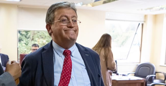 Puerto Montt: Corte ratifica medida cautelar modificada del exalcalde Gervoy Paredes