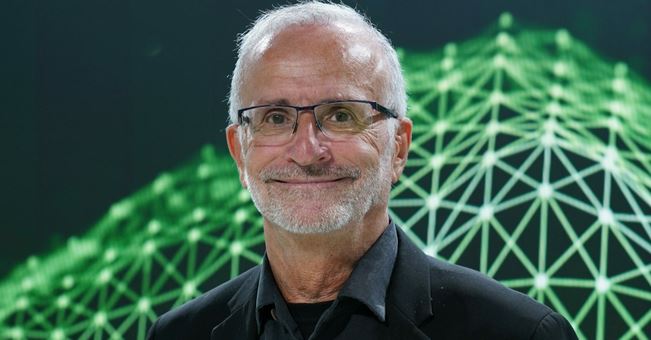 Ramón López de Mántaras, experto en IA: “Nos encontraremos personas casi analfabetas de tanto usarla”