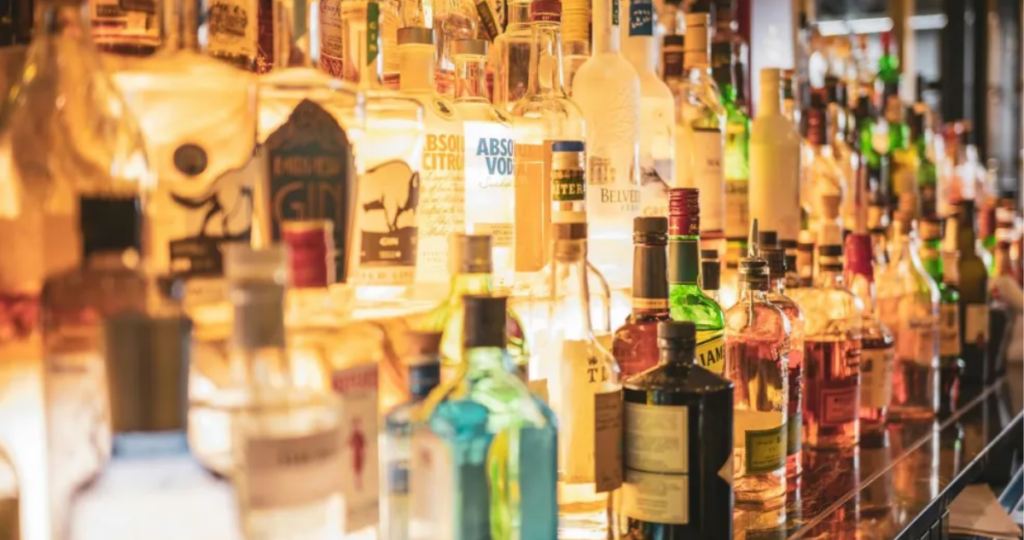 Por incumplir normativa vigente: Municipalidad de La Serena pone fin a 18 patentes de alcoholes