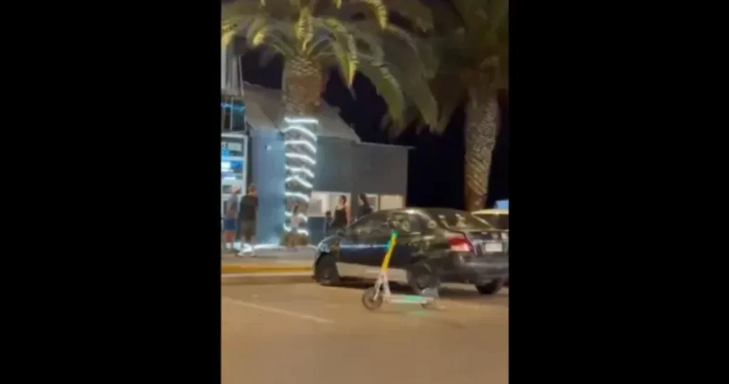 Cobran $3 mil: "Cuidadores" de autos usan scooters para bloquear estacionamientos en Coquimbo