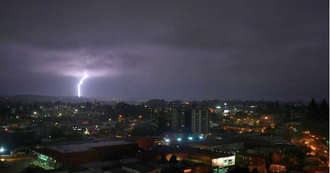 DMC emite Aviso Meteorológico por tormentas eléctricas para 4 regiones: revisa las zonas AQUÍ