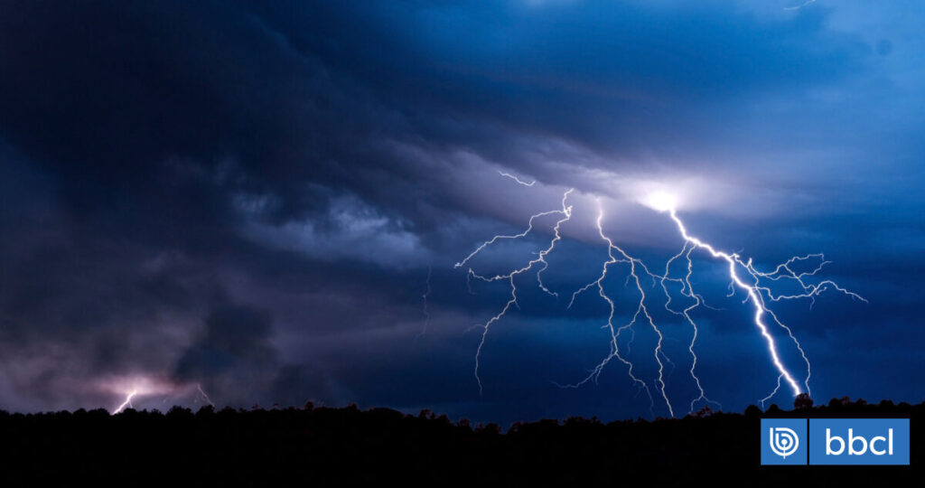 DMC emite aviso por probables tormentas eléctricas en 3 regiones del norte: se extenderían por 4 días