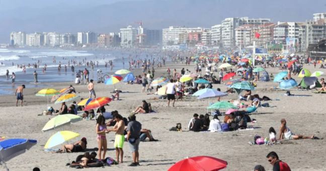 Gremios tildan de "excepcional" temporada estival en la región de Coquimbo pese a baja de extranjeros