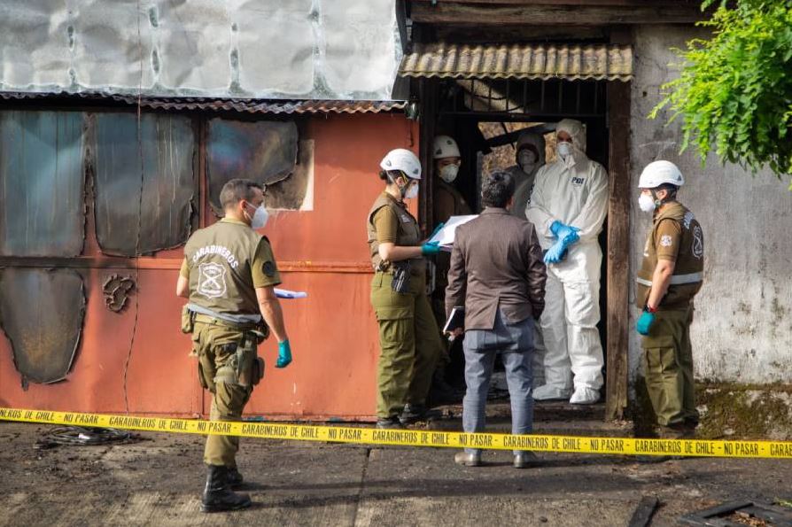 Mujer muere en incendio que consumió tres viviendas en sector céntrico de Chillán
