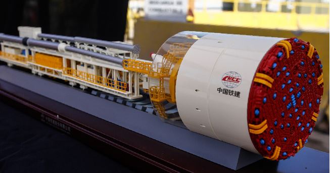 La compañía china tras el fallido contrato de la Línea 7 y los otros proyectos que tiene en Chile