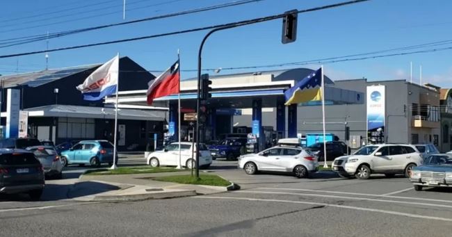 Alza de combustibles enciende alerta en gobernadores de zonas extremas por costo de vida y transporte