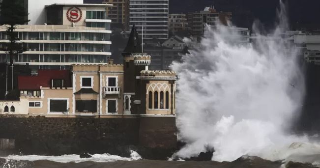 Emiten aviso de marejadas para casi todo el país: revisa las fechas y horarios de mayor intensidad