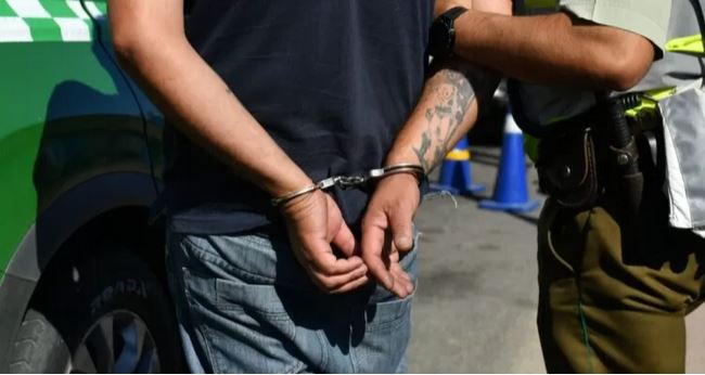 Adolescente de 17 años es baleado en plena calle en Puerto Montt: atacante también es menor de edad