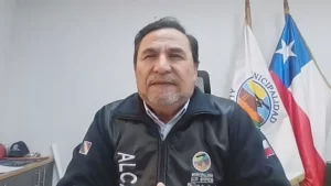Alcalde de Alto Hospicio se cuadra con Poduje y llama a declarar estado de catástrofe por socavones