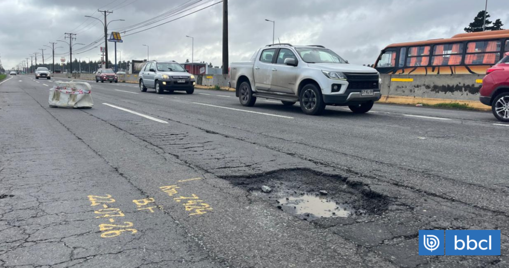 Preocupa estado de Ruta 160 en San Pedro de la Paz: Vehículos terminaron dañados por hoyos en la vía