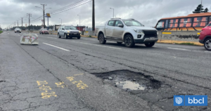Preocupa estado de Ruta 160 en San Pedro de la Paz: Vehículos terminaron dañados por hoyos en la vía