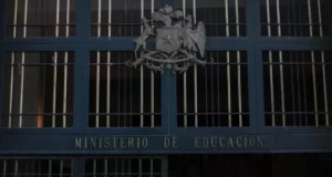 Mineduc transfirió más de $943 millones a Municipalidad de Quellón para pago de deudas previsionales