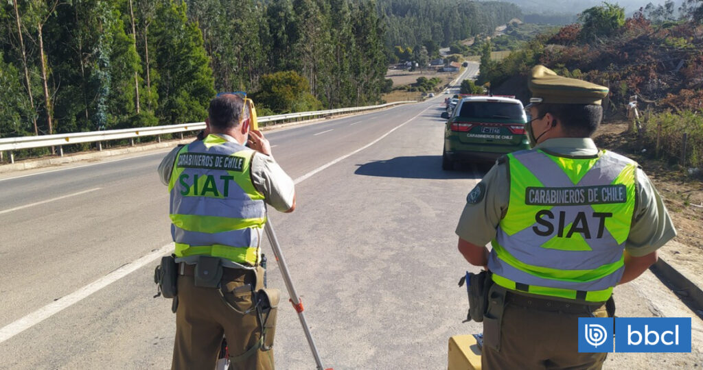 Fatal accidente en ruta Pehuenche: dos personas mueren tras caer vehículo al río en región del Maule
