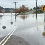Sistema frontal en La Araucanía mantiene más de 4.500 aislados en Carahue y ruta a Pitrufquén cerrada