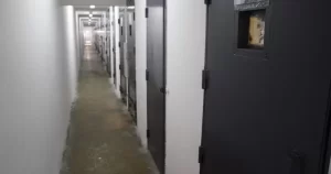 Gendarmería frustra intento de fuga de tres reos en cárcel de La Serena: cortaron malla de seguridad