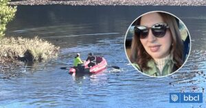 Encuentran muerta a hija de concejala que cayó con su vehículo a humedal en Valdivia